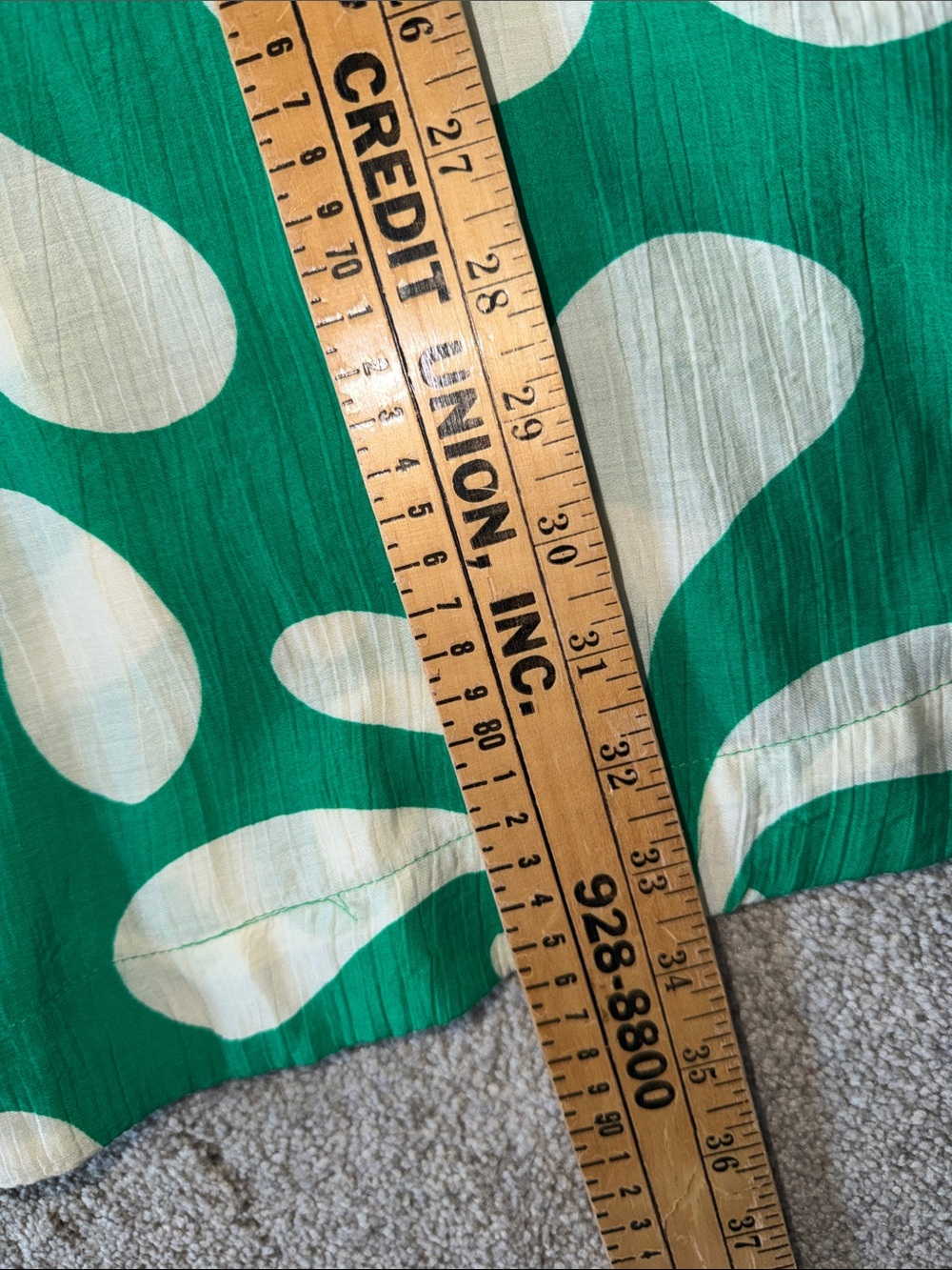 Umgee Green & White Abstract V-Neck Dress Size small - Picture 6 of 6